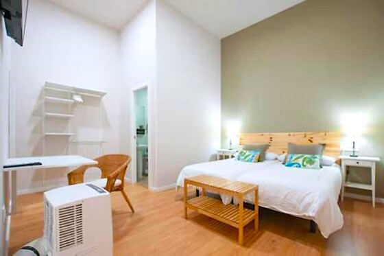 TRIANA 103 ROOMS & SUITES - photo 2