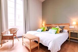 TRIANA 103 ROOMS & SUITES