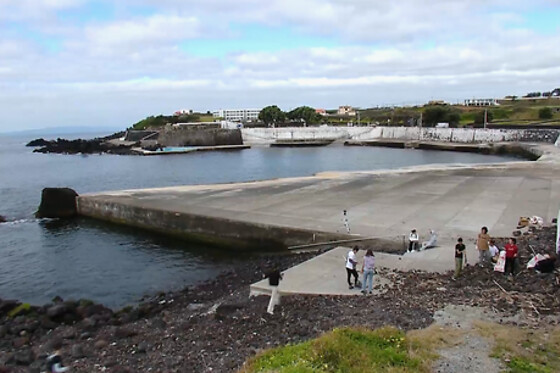Descubra as piscinas naturais de Angra do Heroísmo para 1 | Blika - Açores