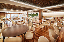 The Log Porto Hotel
