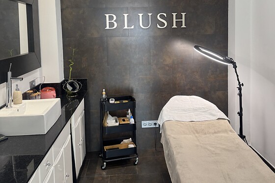 BLUSH BEAUTY EXPERTS - photo 1