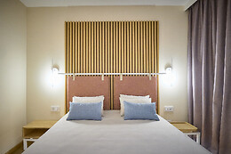 HOTEL LEONOR