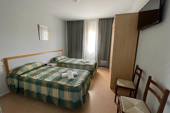 HOSTAL VENTA DEL BARRO - photo 0