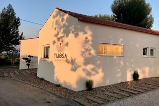 Uma noite em quarto duplo com pequeno-almoço para 2 em Tijosa Eco-House Camp em Ovar (Aveiro)
