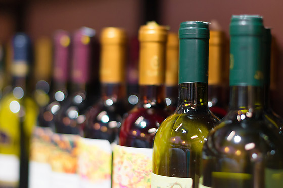 Visita à Adega + Prova de 5 Vinhos + Produtos Regionais para 2 | Adega Venâncio da Costa Lima, Quinta do Anjo (Palmela)