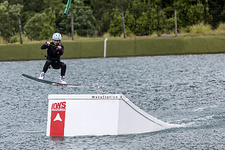Aula de wakeboard nos Açores | 2 pessoas - 50 min | WPA Wake Park - São Miguel