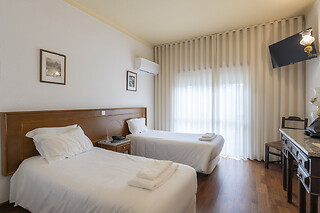 Uma noite com pequeno-almoço + Entradas para os Passadiços do Mondego para 2 | Lavanda Hotel Mira Serra (Celorico da Beira, Guarda)