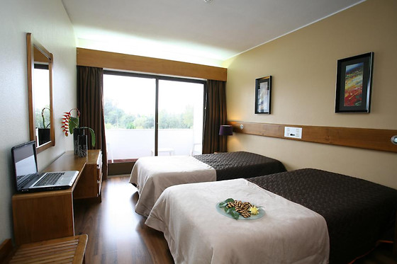 Uma noite em quarto duplo/twin com pequeno-almoço e jantar para 2 eno Hotel Meia Lua em Ovar (Aveiro)