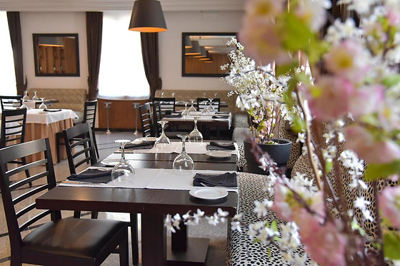 Uma noite em quarto duplo com pequeno-almoço para 2  | Douro Marina Hotel & Spa (Resende, Viseu)