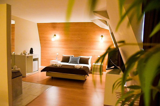 Uma noite em quarto duplo com pequeno-almoço para 2  | Douro Marina Hotel & Spa (Resende, Viseu)