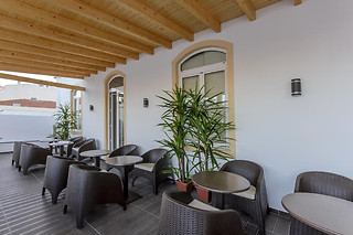 Duas noites em quarto duplo com pequeno-almoço para 2 em Villa Rio Guest House Suites em Portimão (Faro)