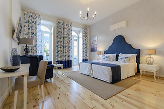 Duas noites em quarto duplo com pequeno-almoço para 2 em Villa Rio Guest House Suites em Portimão (Faro)
