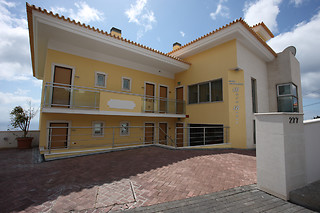Duas noites com pequeno-almoço e jantar para 2  | Hotel Apartamentos Baía Brava (Madeira)