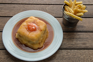 Almoço ou jantar para 2 em Santa Francesinha (Porto)