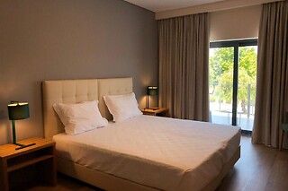 Uma Noite no Villa Rey Spa Hotel para 2 | Quarto Twin c/ Pequeno-Almoço + Piscina + Spa | Vila de Rei (Castelo Branco)
