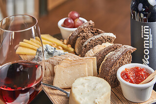 Cheque Gourmet: Petiscos e Vinho a Dois | Incomum Wine Gallery - Sintra