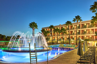 Uma noite em quarto duplo e jantar buffet | Hotel Baía Grande (Albufeira)