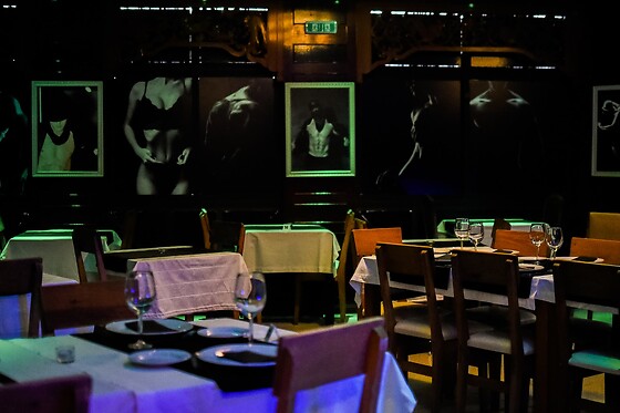 Jantar (Menu Vip) + Espectáculo de Dança Sensual para 2 | Magic Moments Restaurant & Dance Club (Rio de Mouro, Lisboa)