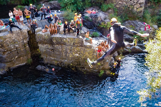 Canyoning na Ribeira da Pena - Góis para 1 | Trans Serrano - Aventura, Lazer e Turismo (Góis, Coimbra)