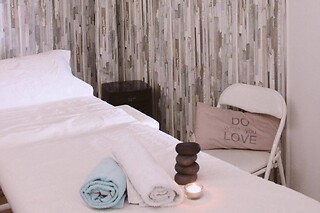 Massagem de pedras quentes para 1 no centro de massagens Cátia Santos - Massagens Terapêuticas na Venda da Gaita (Santarém)