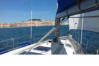 Passeio de Barco com Guia pelos Monumentos de Lisboa para 2 | Lisbon4Sailing (Doca de Belém)