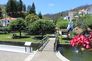 1 Noite em Quarto Duplo/Twin c/ Pequeno-Almoço para Família | Bungalows de Pessegueiro, Pampilhosa da Serra
