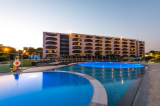 Uma noite com pequeno-almoço e acesso ao Spa para 2 | Vila Galé Cascais