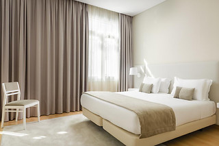 Uma noite em Suíte Júnior com pequeno-almoço para 2 em Hotel Exe Wellington**** em Figueira da Foz (Coimbra)