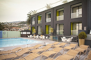 Uma noite em quarto duplo com pequeno-almoço para 2 | Hotel Quinta Mirabela (Funchal)