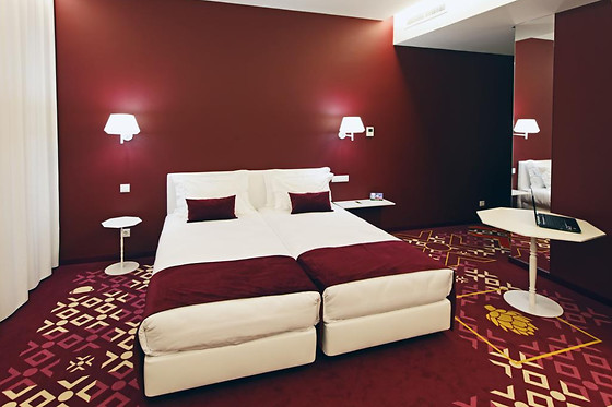 Uma noite em quarto duplo com pequeno-almoço e uma Massagem para 2 | Duecitânia Design Hotel (Penela, Coimbra)