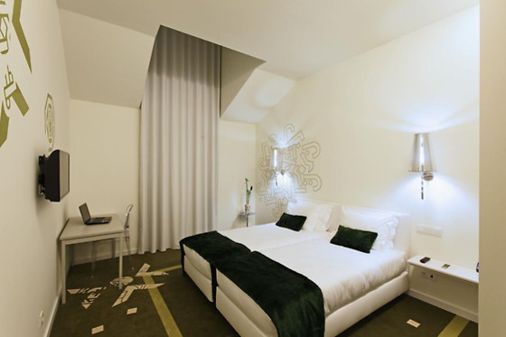 Uma noite em quarto duplo com pequeno-almoço e uma Massagem para 2 | Duecitânia Design Hotel (Penela, Coimbra)