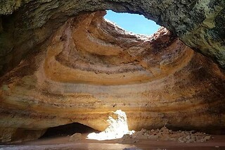 Passeio de caiaque da Praia da Marinha à Gruta de Benagil | 2 Adultos - 2h | RM Tours - Lagoa