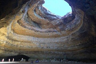 Passeio de caiaque da Praia da Marinha à Gruta de Benagil | 2 Adultos - 2h | RM Tours - Lagoa