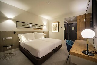 1 noite com pequeno-almoço para 2 num hotel literário | Azores Book Hotel, Açores